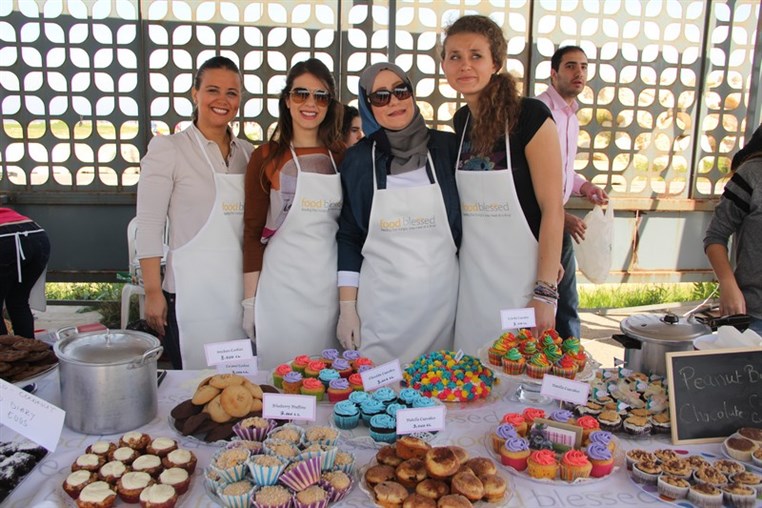 CrumbleBerrys Eat cake for a cause